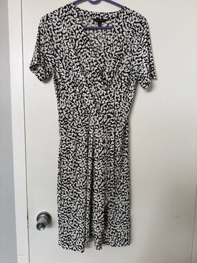 Banana Republic Black and White Printed Wrap Dress